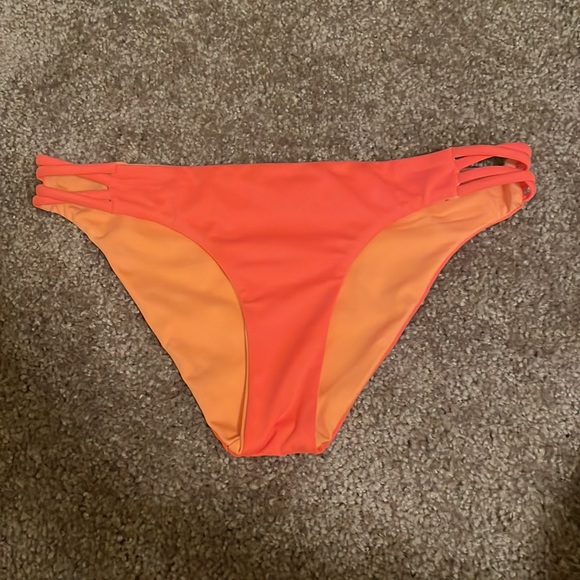 Reversible Ripcurl Bikini 🌺 - Picture 3 of 3